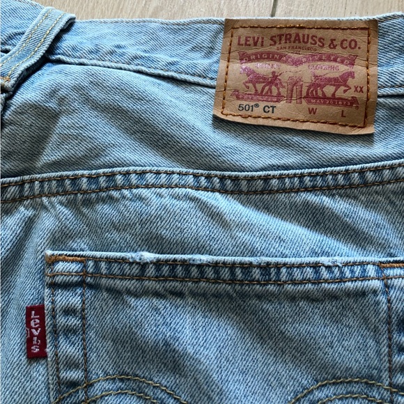 Levi’s 501 CT Distressed Light Wash Jeans Size 26W 32L - Picture 3 of 14